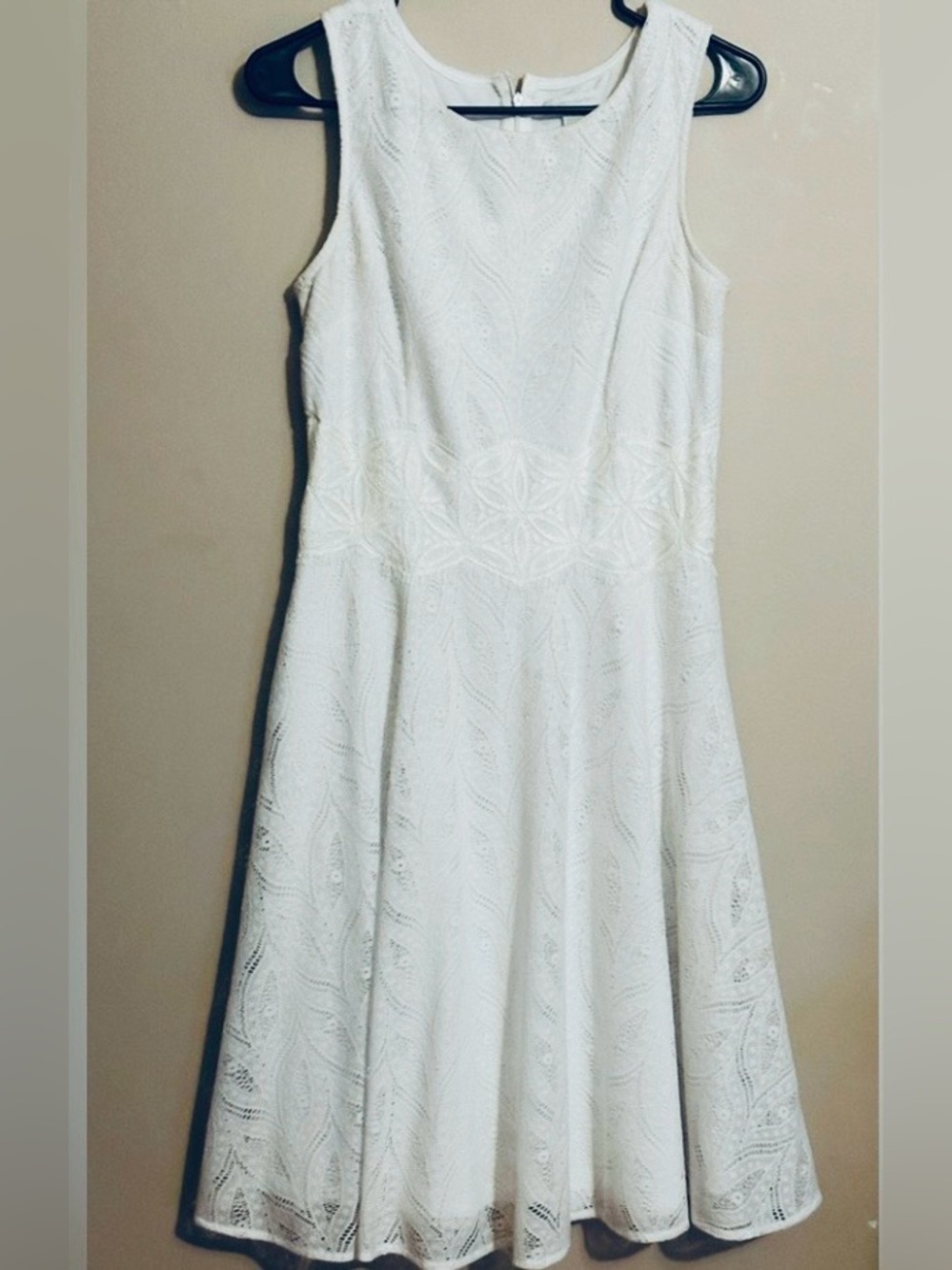 ~Lacey Lace ~ White New York & Company Sz (6)